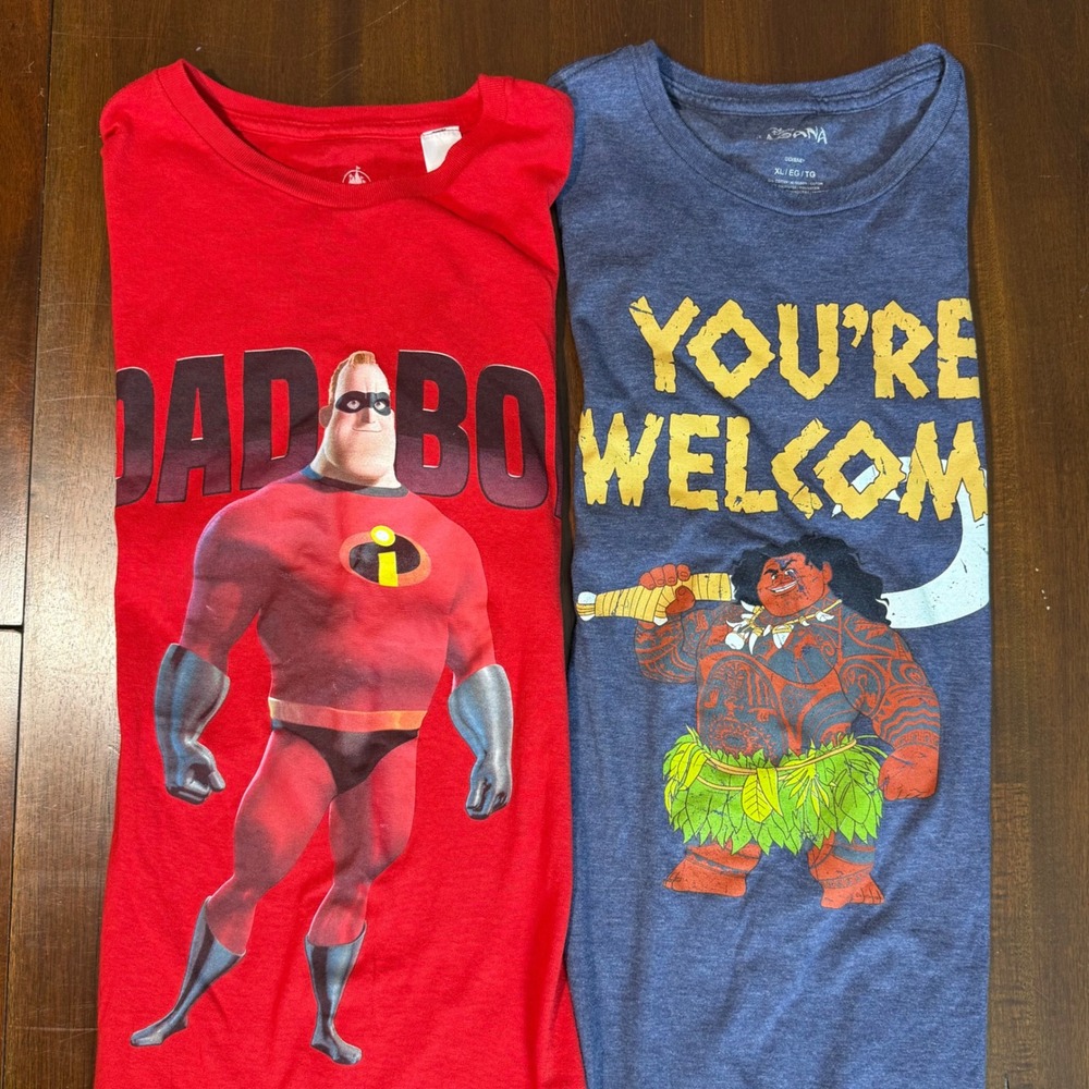 Disney Pixar Mens XL T Shirt Bundle Lot 2 Moana Maui Incredibles Mr Incredible
